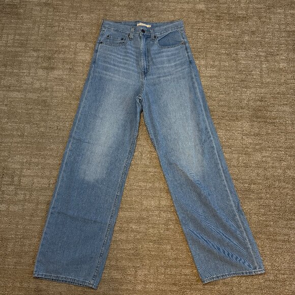 Levi's Women's High Waisted Straight Leg Relaxed Jeans Loose Light Wash Size 27 - Picture 1 of 9